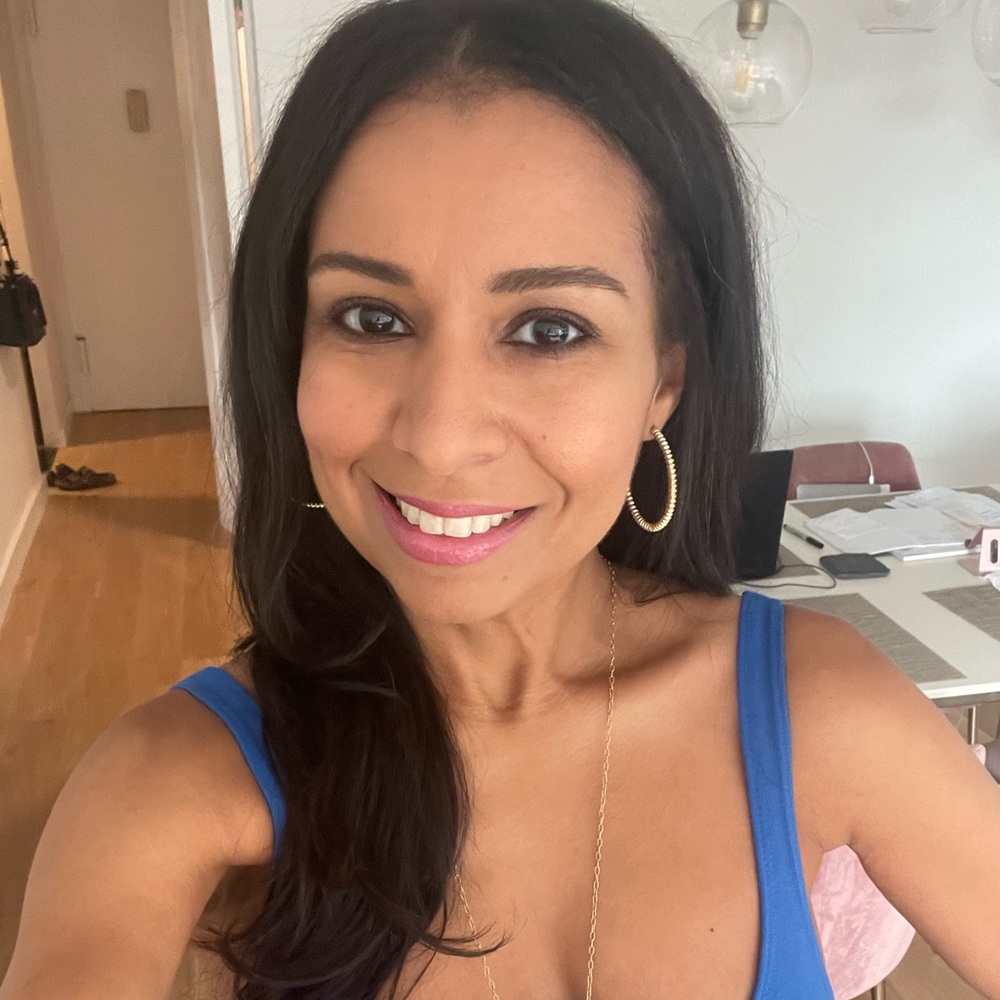 Meet your Posher, Mona